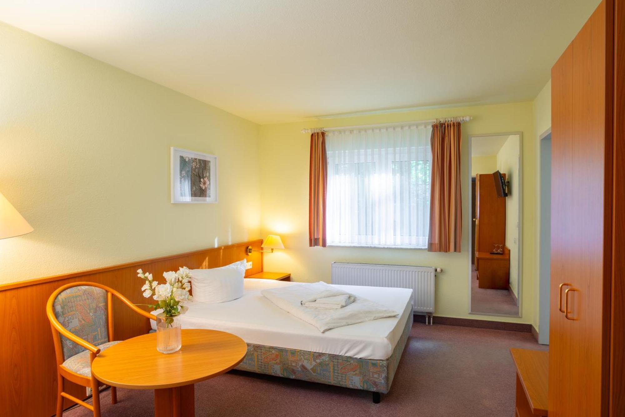 Waldhotel Schoeneiche -Self Check-In- Εξωτερικό φωτογραφία